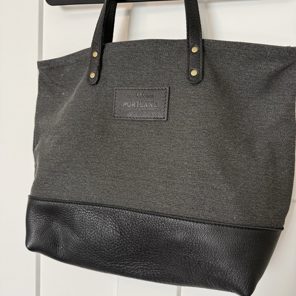 New Portland Leather Goods Big Big Tote Grey Black Canvas Leather RARE HTF - Picture 3 of 6